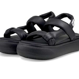 PUMA Suede Mayu Nimbus sandals. Woman’s US 8.5 (like new)